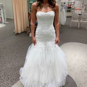 Mermaid style wedding dress. Size 4.